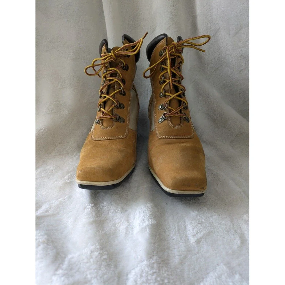 Women's Timberland Wedge Chukka  Boots - Size 7.5